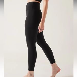 NWOT Athleta Transcend 7/8 Tight